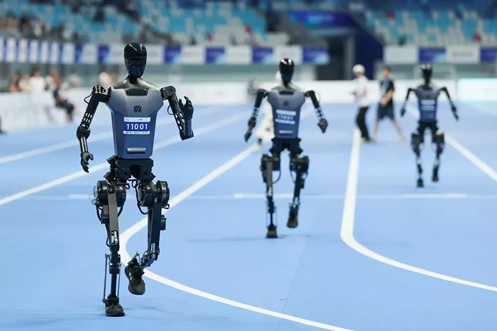 Good Morning, News: Willamette River in the Grips of Big Algae, City Council Meeting About Long Meetings Runs Over, and the Inaugural World Humanoid Robot Games